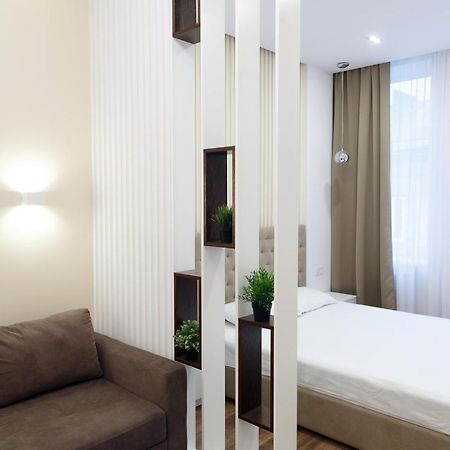 Charming Apartment In The City Center Lviv Kültér fotó
