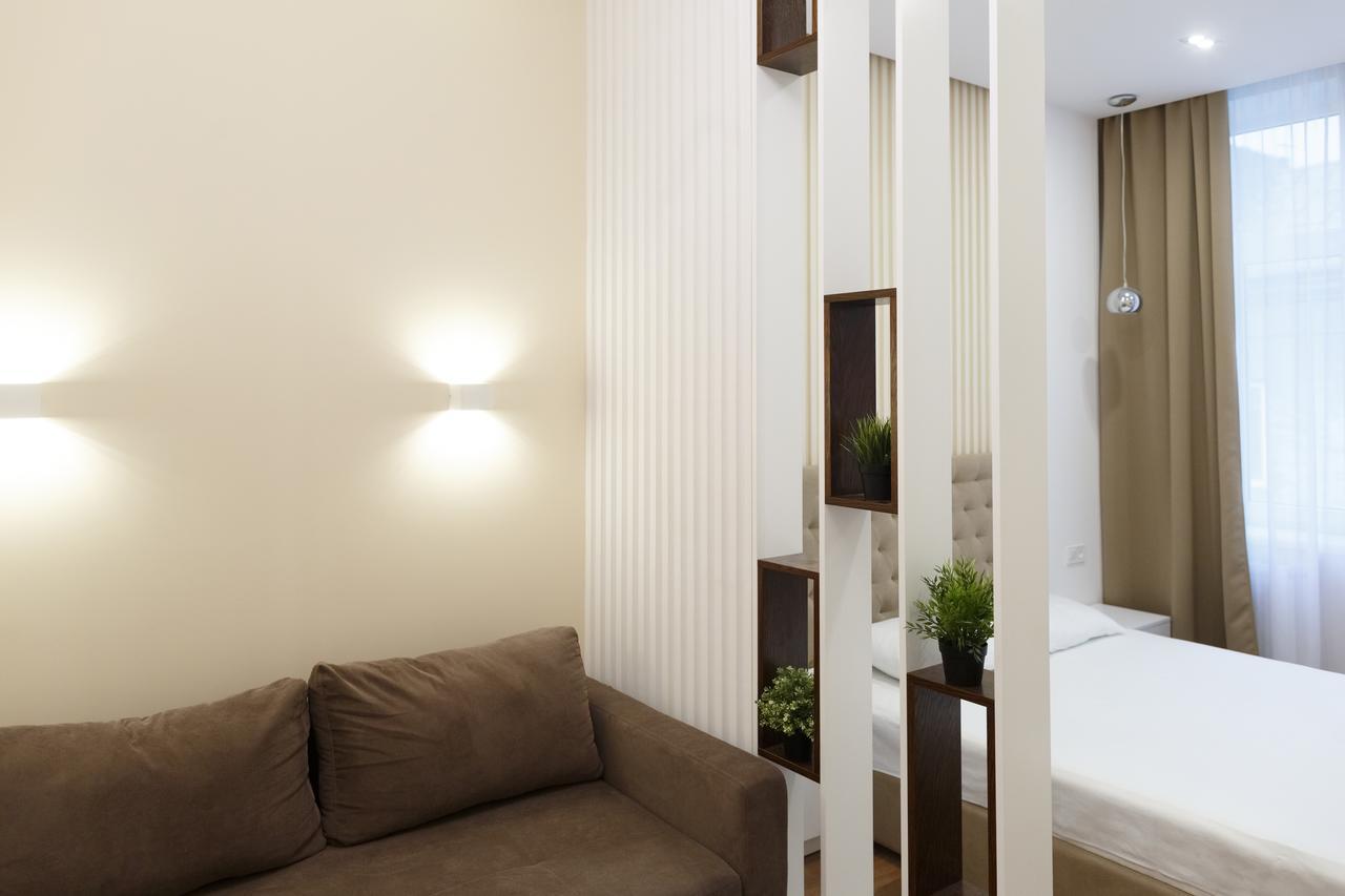 Charming Apartment In The City Center Lviv Kültér fotó